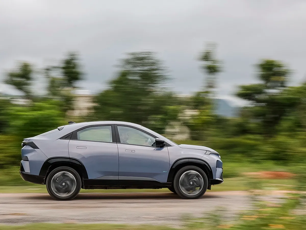 Exterior tata-curvv-ev-right-side-view0.webp