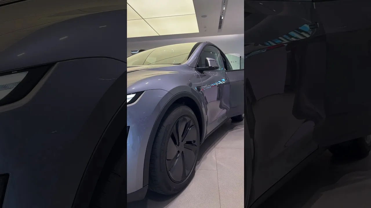 Tesla Showroom Opens in Aerocity, New Delhi 🇮🇳 | Tesla India Expansion 🚗⚡